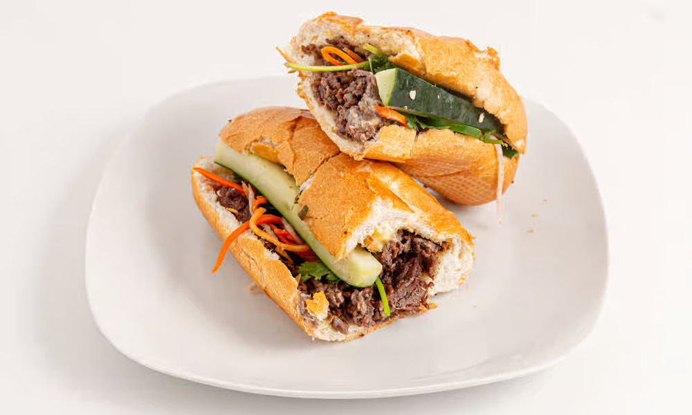 Lemongrass beef bánh mì
